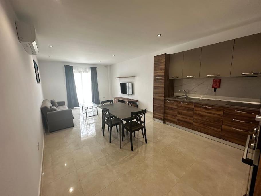 Duplex Penthouse In Gzira Sleeps 6 Daire Dış mekan fotoğraf